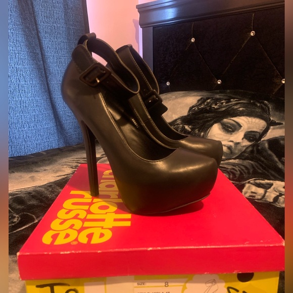 stored away gems🛍 - Picture 1 of 5